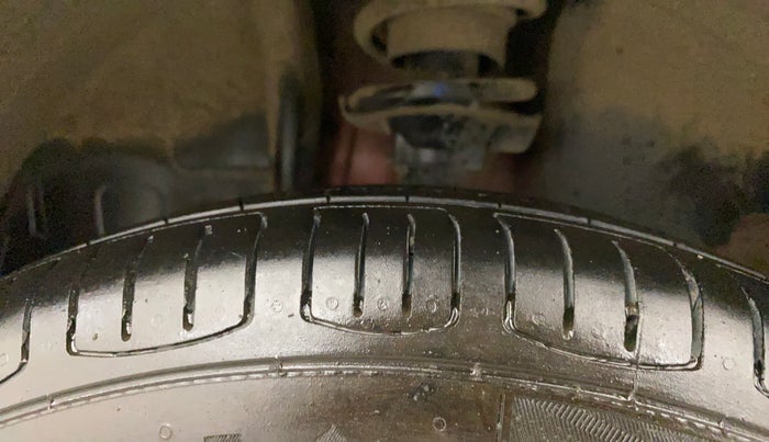 2016 Renault Kwid RXT 1.0, Petrol, Manual, 35,296 km, Left Front Tyre Tread