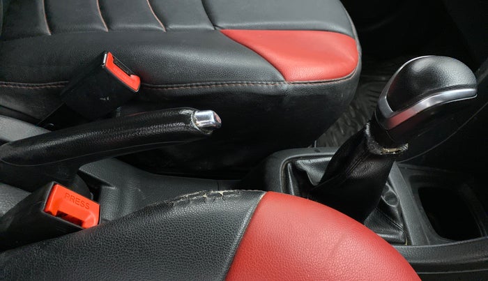 2013 Maruti Swift VXI D, Petrol, Manual, 76,272 km, Gear Lever