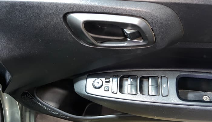 2023 Hyundai GRAND I10 NIOS SPORTZ 1.2 KAPPA VTVT DUAL TONE, Petrol, Manual, 30,720 km, Driver Side Door Panels Control