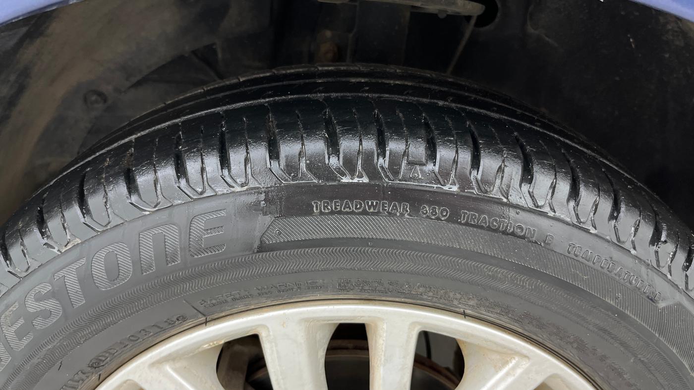 2018 Maruti Dzire ZXI, Petrol, Manual, 39,870 km, Left Front Tyre Tread