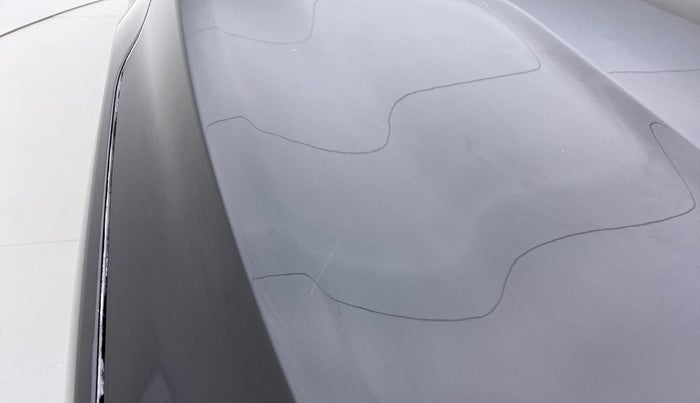 2021 Mahindra XUV300 W8 PETROL MT, Petrol, Manual, 10,938 km, Bonnet (hood) - Minor scratches