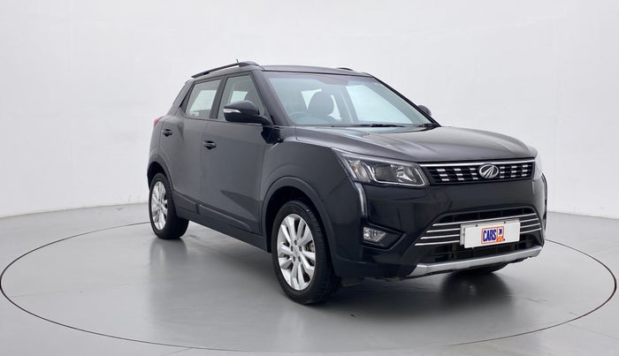 2021 Mahindra XUV300 W8 PETROL MT, Petrol, Manual, 10,938 km, Right Front Diagonal