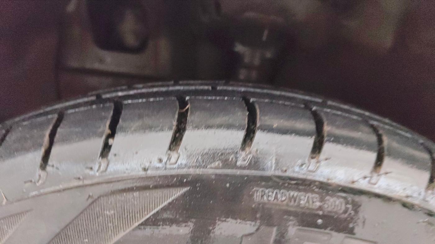 2021 Hyundai NEW SANTRO SPORTZ EXECUTIVE MT CNG, CNG, Manual, 80,176 km, Left Front Tyre Tread