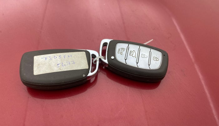 2020 Hyundai VENUE SX 1.0 (O) TURBO IMT, Petrol, Manual, 79,259 km, Key Close Up