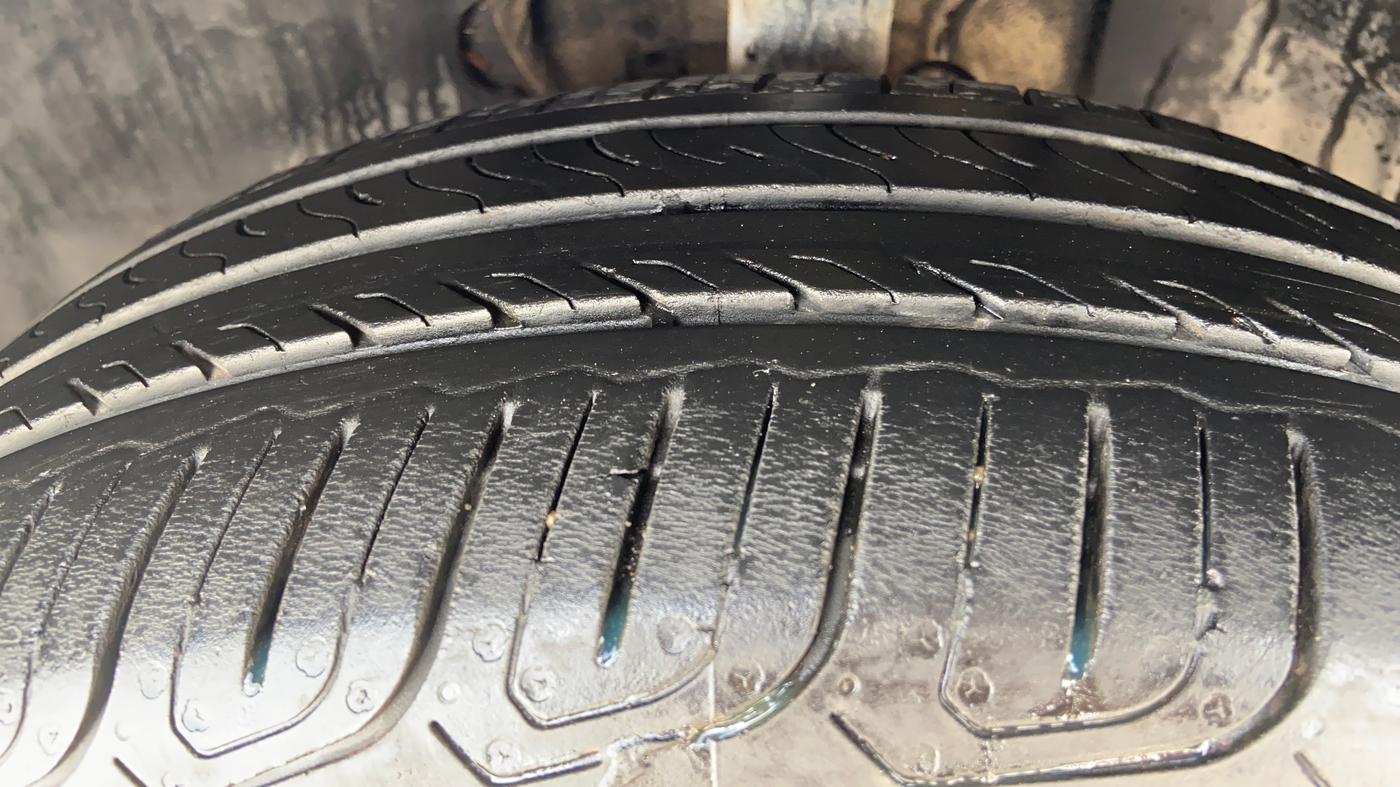 2022 Tata ALTROZ XZA PLUS, Petrol, Automatic, 24,271 km, Left Front Tyre Tread