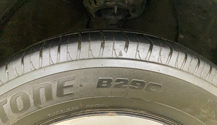 2016 Hyundai Grand i10 SPORTZ 1.2 KAPPA VTVT, Petrol, Manual, 78,709 km, Right Front Tyre Tread