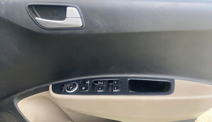 2016 Hyundai Grand i10 SPORTZ 1.2 KAPPA VTVT, Petrol, Manual, 78,709 km, Driver Side Door Panels Control