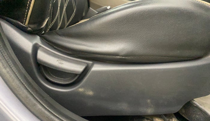 2016 Hyundai Grand i10 SPORTZ 1.2 KAPPA VTVT, Petrol, Manual, 78,709 km, Driver Side Adjustment Panel