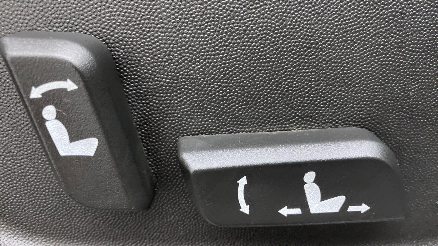 2018 Mahindra XUV500 W11 (O) AT, Diesel, Automatic, 44,043 km, Electrically Adjustable Driver's Seat