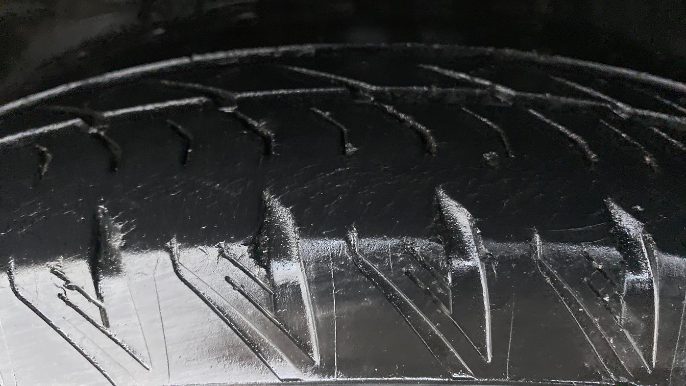 2018 Mahindra XUV500 W11 (O) AT, Diesel, Automatic, 44,043 km, Left Front Tyre Tread
