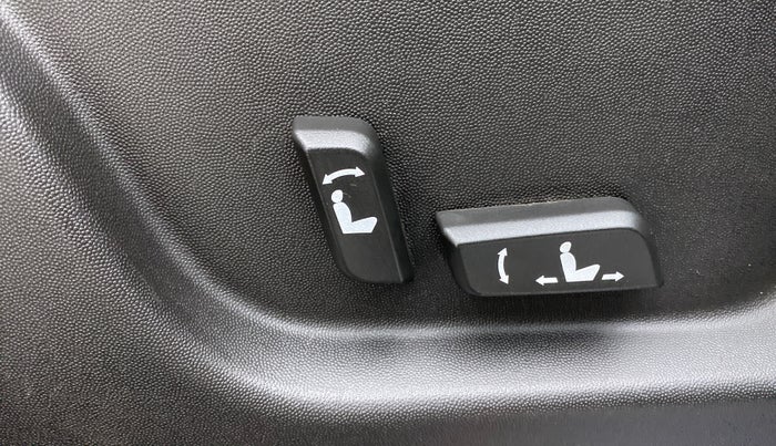 2018 Mahindra XUV500 W11 (O) AT, Diesel, Automatic, 44,043 km, Driver Side Adjustment Panel