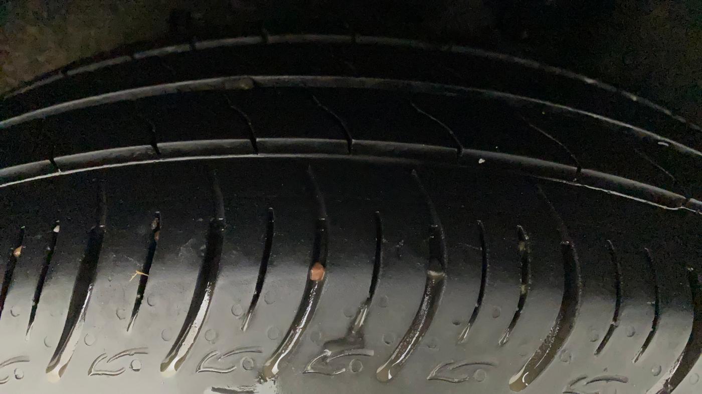 2015 Maruti Baleno DELTA PETROL 1.2, Petrol, Manual, 88,342 km, Left Rear Tyre Tread