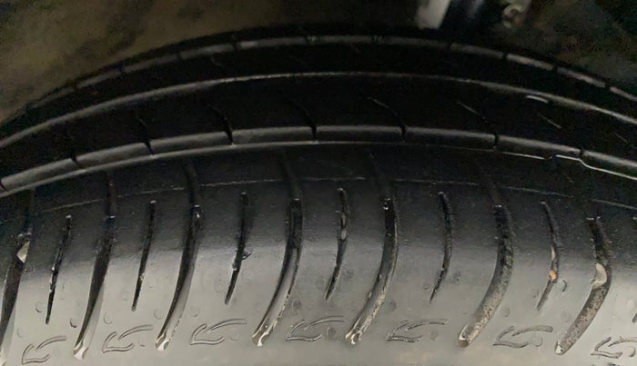2015 Maruti Baleno DELTA PETROL 1.2, Petrol, Manual, 88,342 km, Right Front Tyre Tread