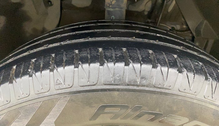 2019 Maruti Vitara Brezza ZDI AMT, Diesel, Automatic, 1,28,345 km, Right Front Tyre Tread