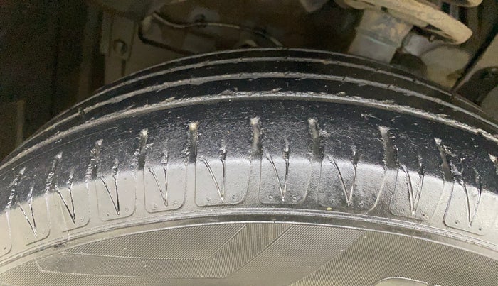 2019 Maruti Vitara Brezza ZDI AMT, Diesel, Automatic, 1,28,345 km, Left Front Tyre Tread