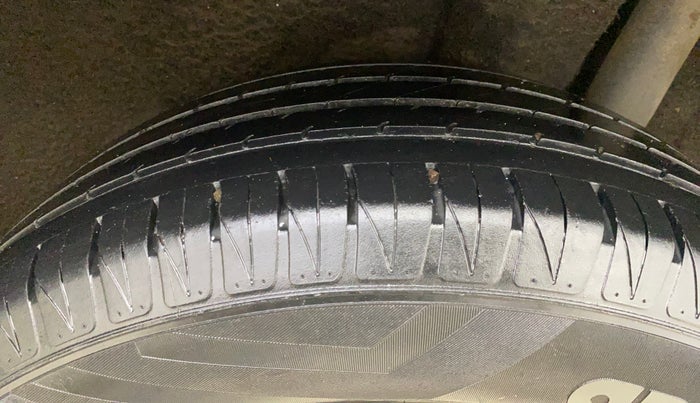 2019 Maruti Vitara Brezza ZDI AMT, Diesel, Automatic, 1,28,345 km, Left Rear Tyre Tread