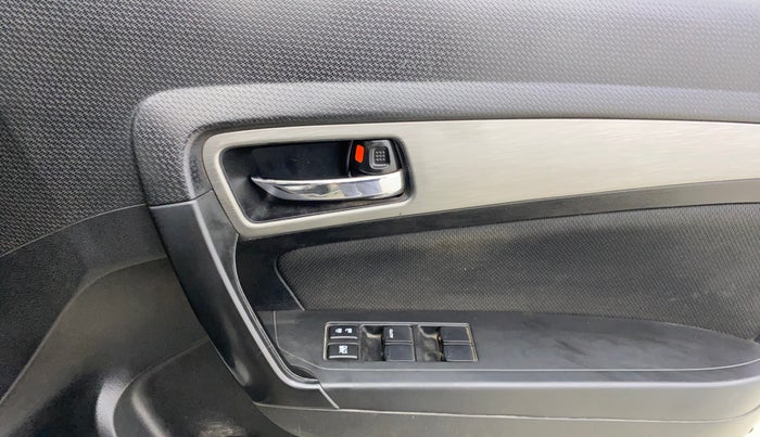 2019 Maruti Vitara Brezza ZDI AMT, Diesel, Automatic, 1,28,345 km, Driver Side Door Panels Control