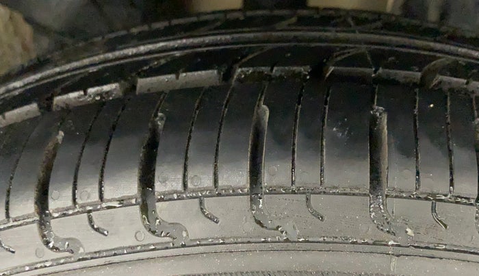 2020 Renault Kwid RXL, Petrol, Manual, 44,623 km, Right Front Tyre Tread