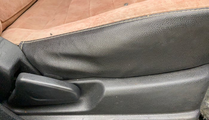 2020 Renault Kwid RXL, Petrol, Manual, 44,623 km, Driver Side Adjustment Panel