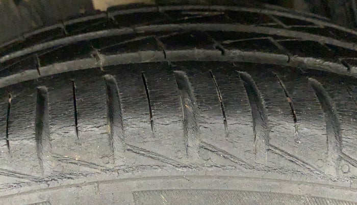 2020 Renault Kwid RXL, Petrol, Manual, 44,623 km, Right Rear Tyre Tread