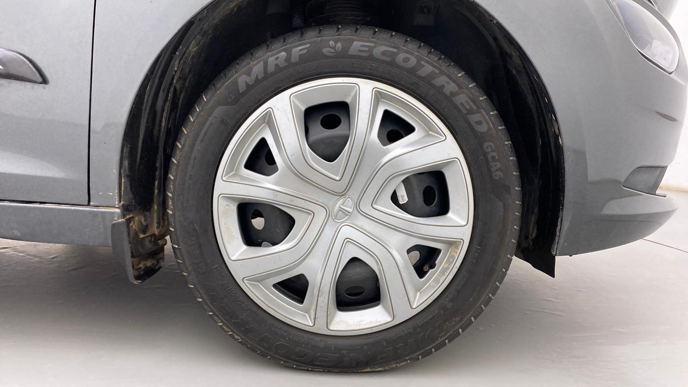 2022 Tata ALTROZ XTA, Petrol, Automatic, 38,754 km, Right Front Wheel