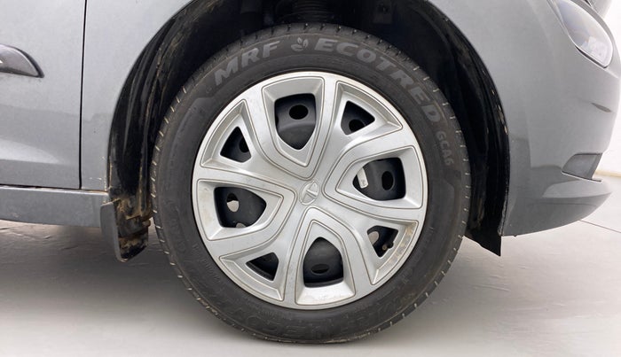 2022 Tata ALTROZ XTA, Petrol, Automatic, 38,754 km, Right Front Wheel
