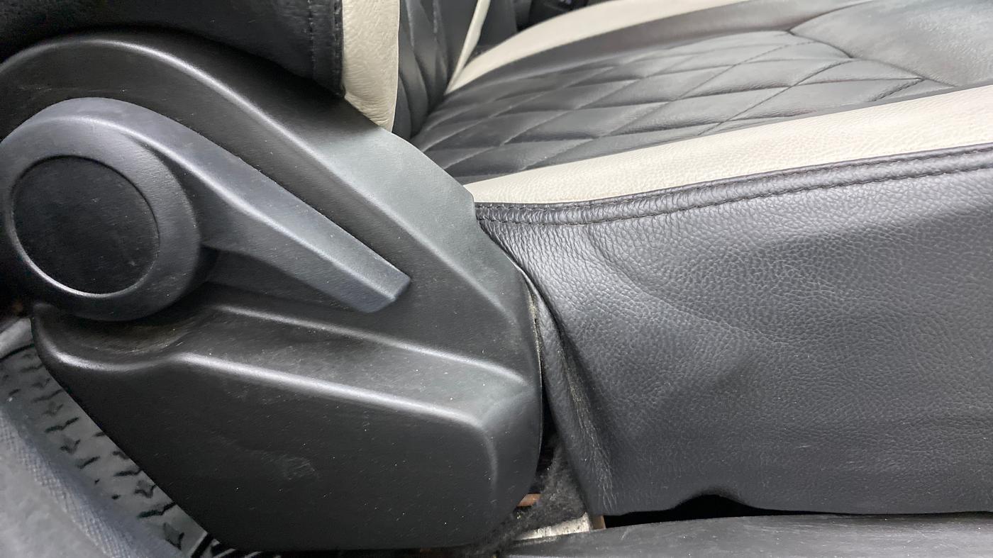 2022 Tata ALTROZ XTA, Petrol, Automatic, 38,754 km, Driver Side Adjustment Panel