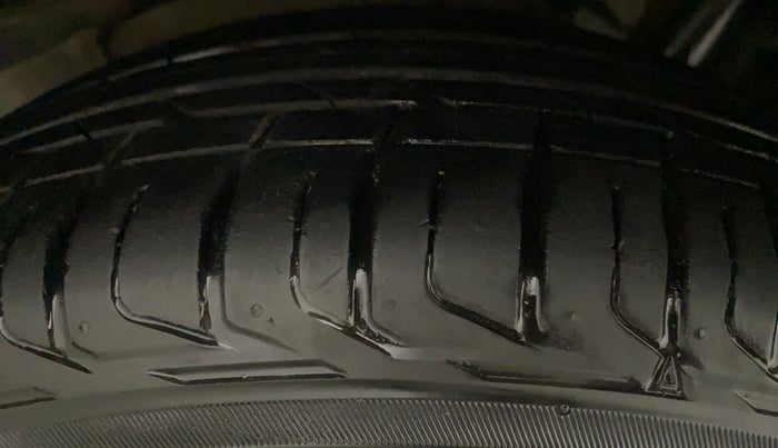 2020 Tata NEXON XM SUNROOF PETROL, Petrol, Manual, 26,615 km, Left Rear Tyre Tread
