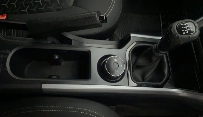2020 Tata NEXON XM SUNROOF PETROL, Petrol, Manual, 26,615 km, Gear Lever