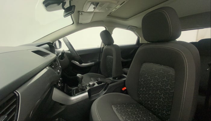 2020 Tata NEXON XM SUNROOF PETROL, Petrol, Manual, 26,615 km, Right Side Front Door Cabin