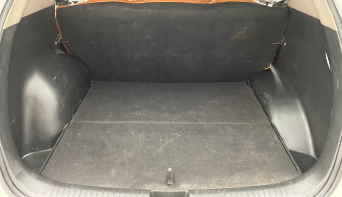 2018 Hyundai Creta 1.4 E PLUS CRDI, Diesel, Manual, 72,655 km, Boot Inside