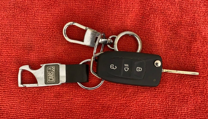 2022 Tata Tiago XZ PLUS CNG, CNG, Manual, 42,673 km, Key Close Up