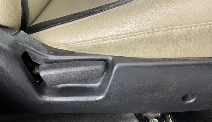 2019 Maruti Alto VXI, Petrol, Manual, 14,029 km, Driver Side Adjustment Panel