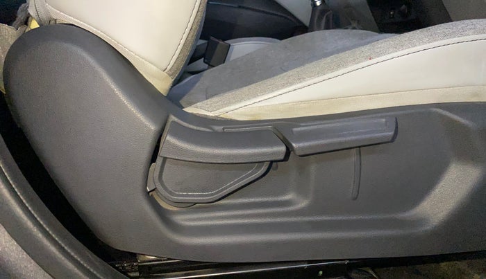 2022 Hyundai GRAND I10 NIOS SPORTZ 1.2 KAPPA VTVT, Petrol, Manual, 23,578 km, Driver Side Adjustment Panel