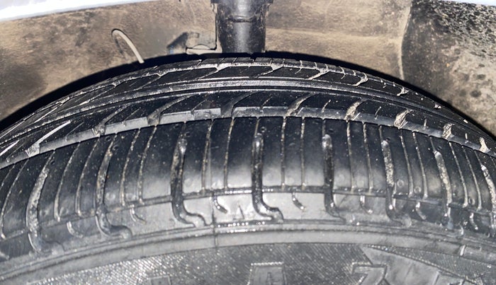 2022 Hyundai GRAND I10 NIOS SPORTZ 1.2 KAPPA VTVT, Petrol, Manual, 23,578 km, Right Front Tyre Tread