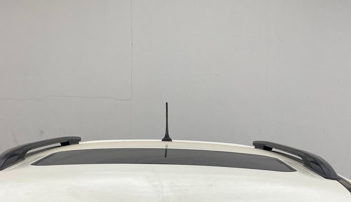 2021 Mahindra XUV300 W8 (O) 1.5 DIESEL AMT, Diesel, Automatic, 1,36,386 km, Moonroof/ Sunroof