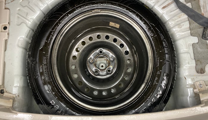 2021 Mahindra XUV300 W8 (O) 1.5 DIESEL AMT, Diesel, Automatic, 1,36,386 km, Spare Tyre