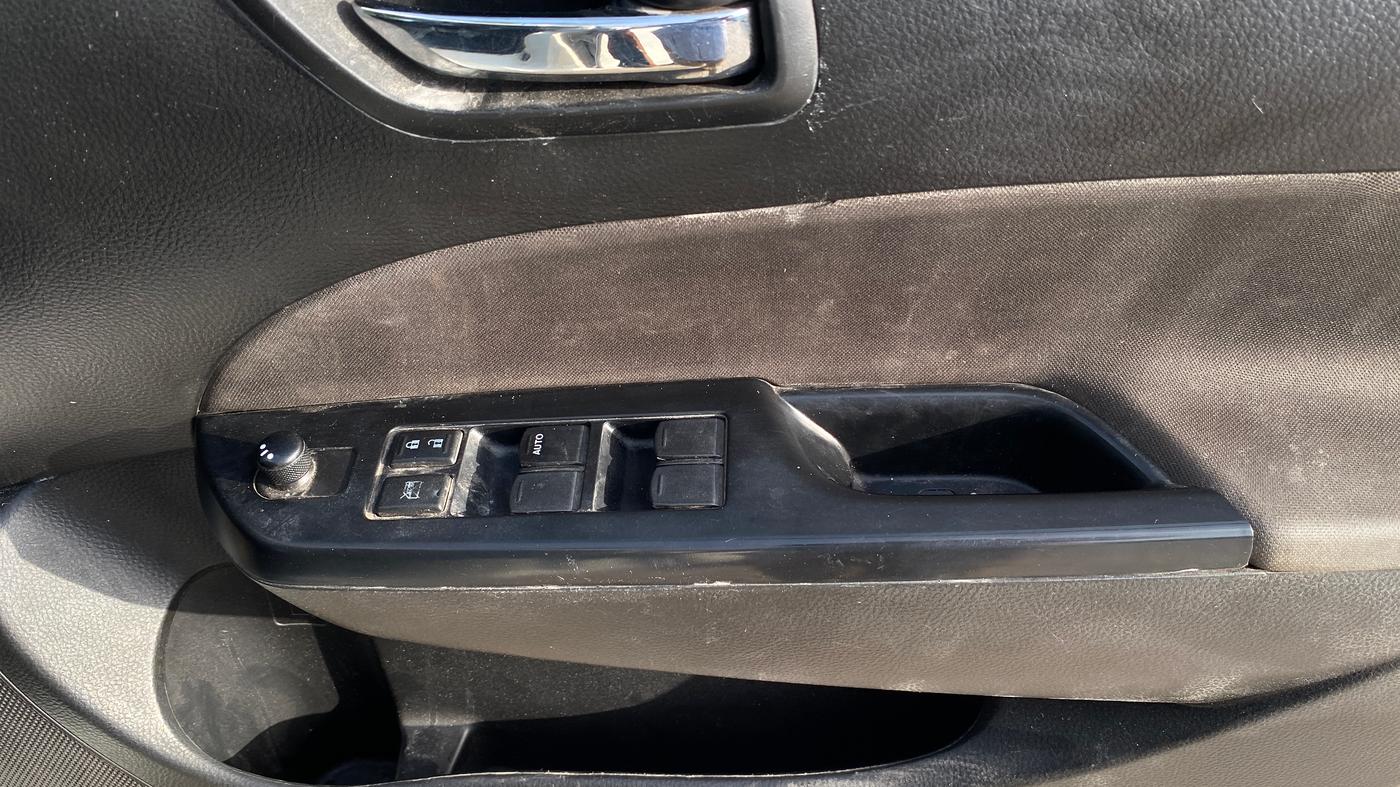 2014 Maruti Swift VDI, Diesel, Manual, 63,988 km, Driver Side Door Panels Control