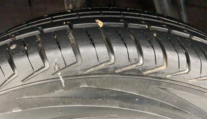 2018 Renault Kwid 1.0 RXL AT, Petrol, Automatic, 10,564 km, Right Rear Tyre Tread