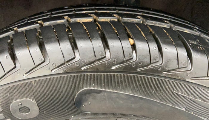 2018 Renault Kwid 1.0 RXL AT, Petrol, Automatic, 10,564 km, Left Rear Tyre Tread