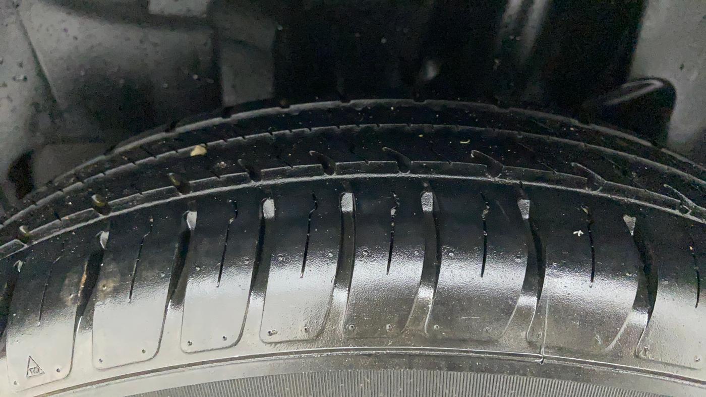 2020 Maruti Swift LXI D, Petrol, Manual, 4,282 km, Left Rear Tyre Tread