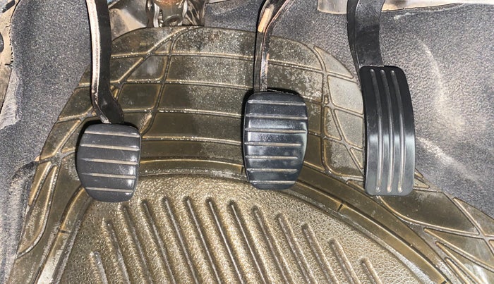 2018 Nissan Terrano  XL D Plus, Diesel, Manual, 76,725 km, Pedals