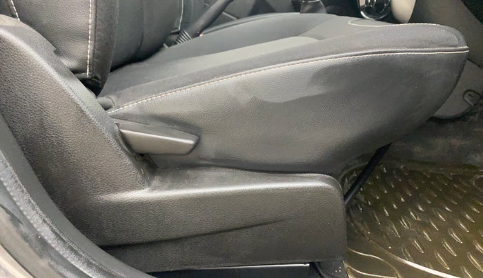 2018 Nissan Terrano  XL D Plus, Diesel, Manual, 76,725 km, Driver Side Adjustment Panel