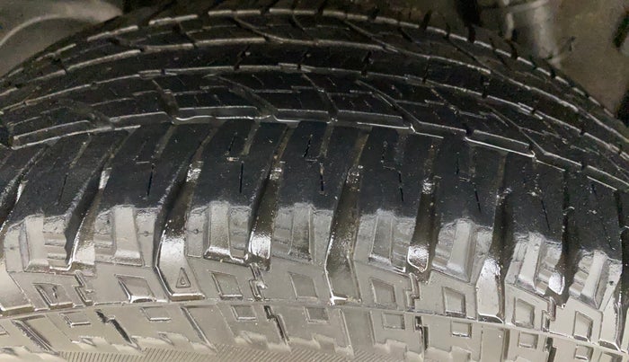 2018 Nissan Terrano  XL D Plus, Diesel, Manual, 76,725 km, Right Rear Tyre Tread