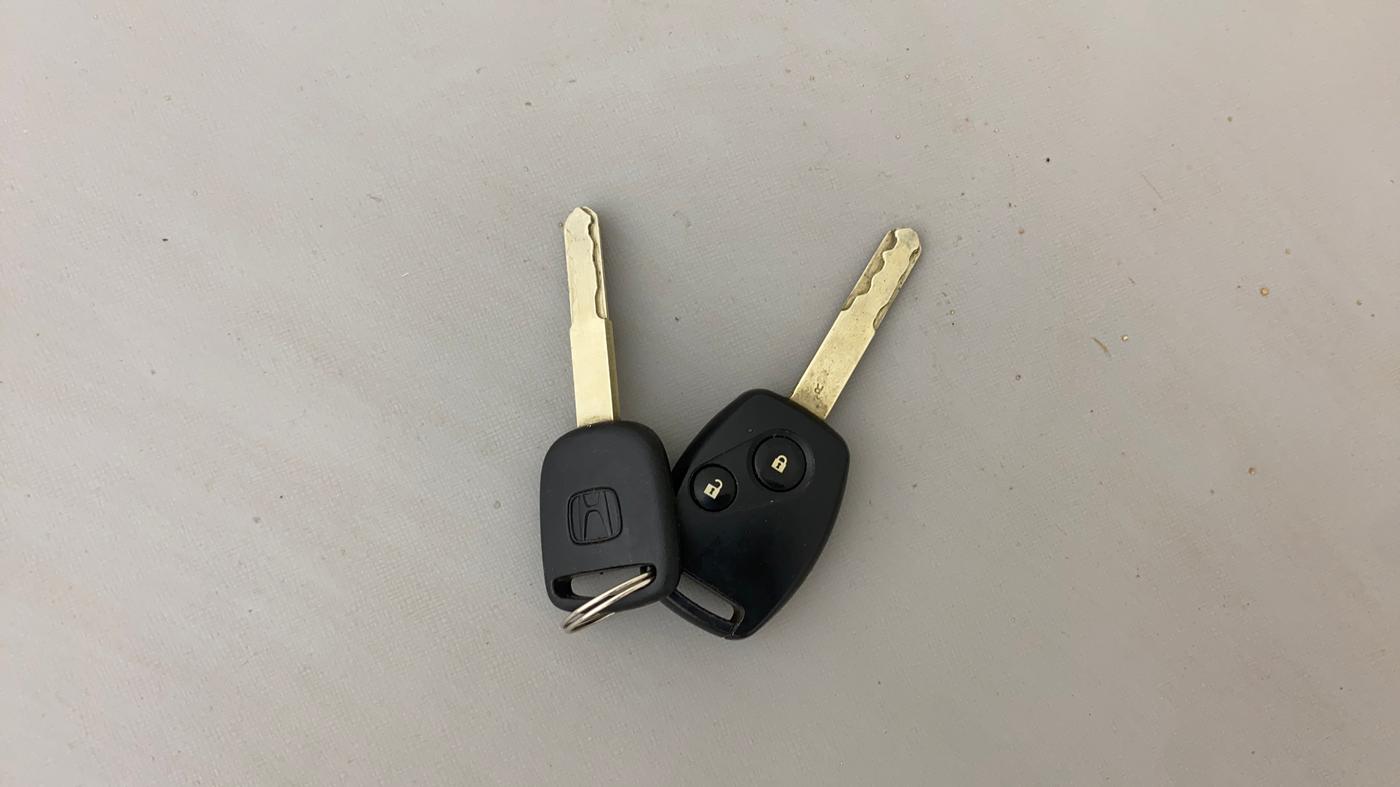 2014 Honda Brio S MT, Petrol, Manual, 83,992 km, Key Close Up