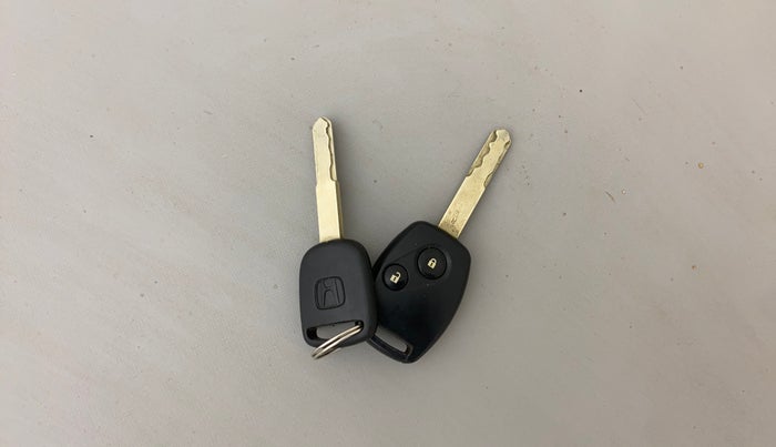 2014 Honda Brio S MT, Petrol, Manual, 83,992 km, Key Close Up