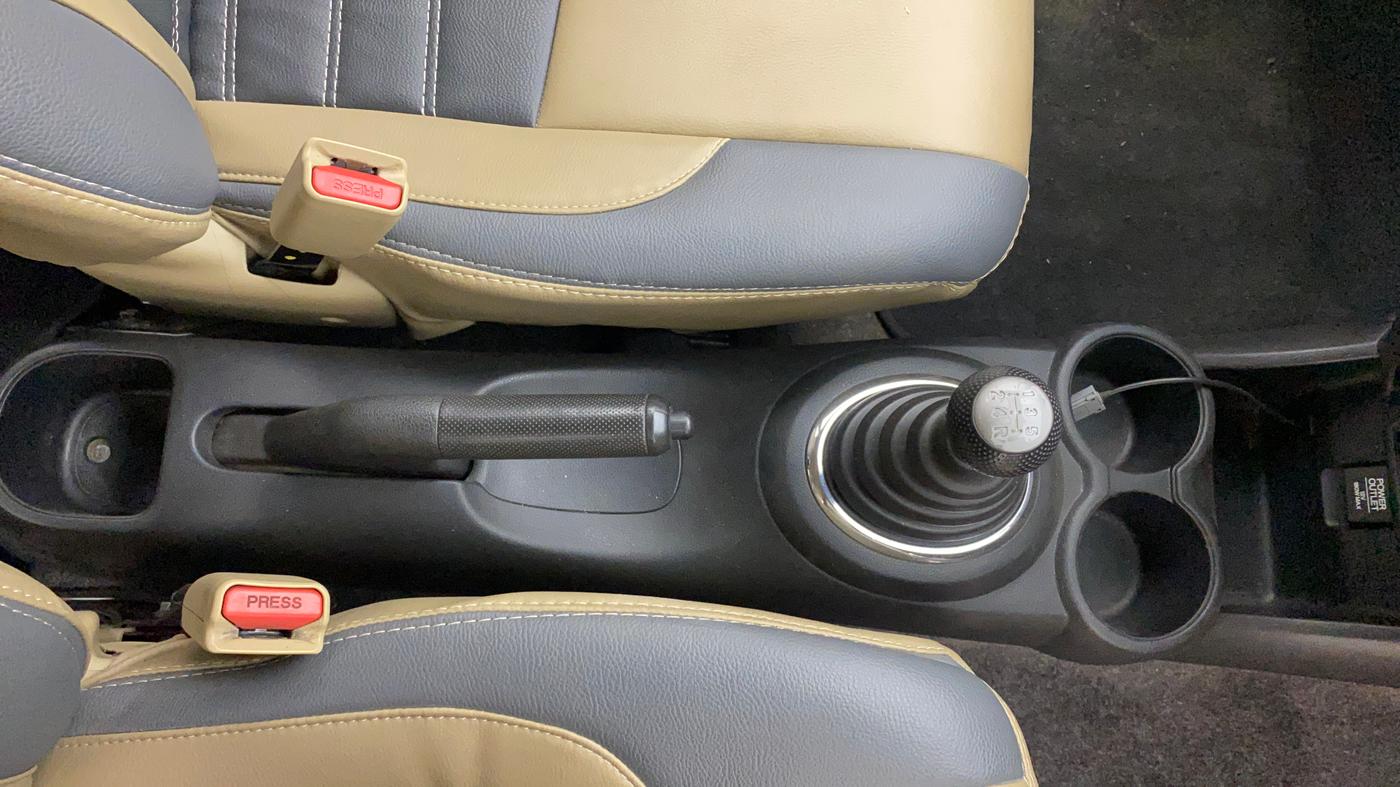 2014 Honda Brio S MT, Petrol, Manual, 83,992 km, Gear Lever