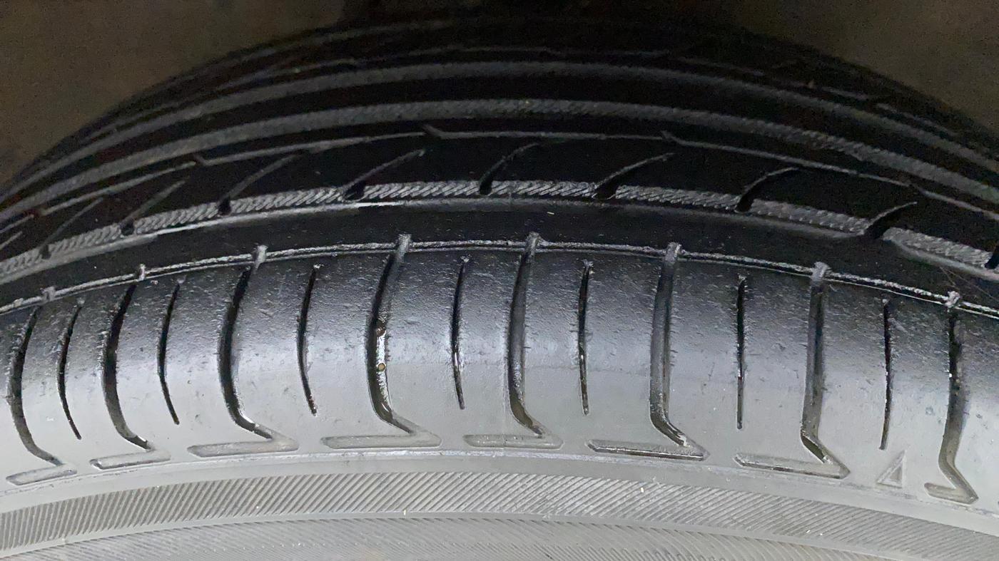 2013 Maruti Alto K10 VXI, Petrol, Manual, 40,222 km, Right Front Tyre Tread