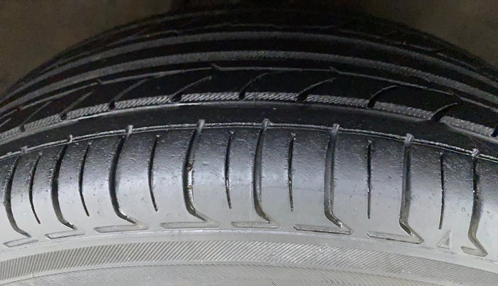 2013 Maruti Alto K10 VXI, Petrol, Manual, 40,222 km, Right Front Tyre Tread