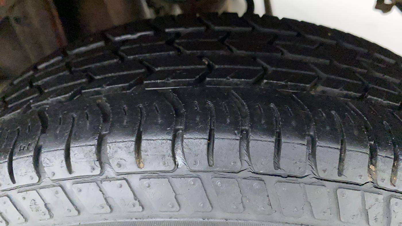 2013 Maruti Alto K10 VXI, Petrol, Manual, 40,222 km, Left Rear Tyre Tread